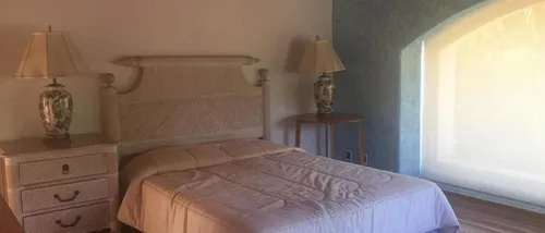 La Casa De Los Apantles