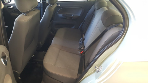 Volkswagen Voyage 1.6 Highline 101cv