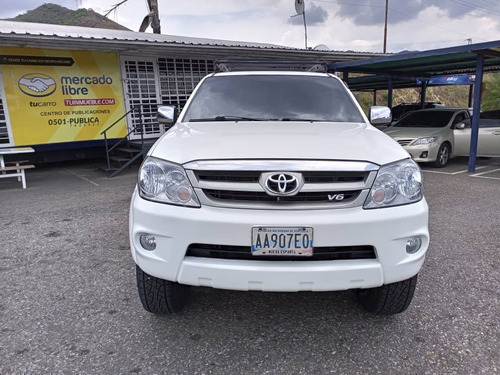 Imagen 2 de 14 de Toyota Fortuner Sr5