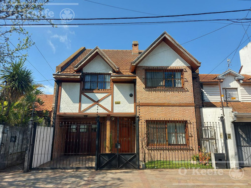 Casa 4 Ambientes En Venta En Quilmes, Galería ,jardín Y Parrilla. Garage  Residencial S Exclusivo