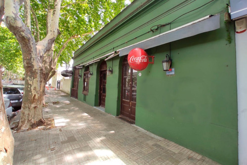 Imagen 3 de 14 de Local En Venta Sobre Av. Gral Flores En El Inicio Del Barrio Histórico #1370