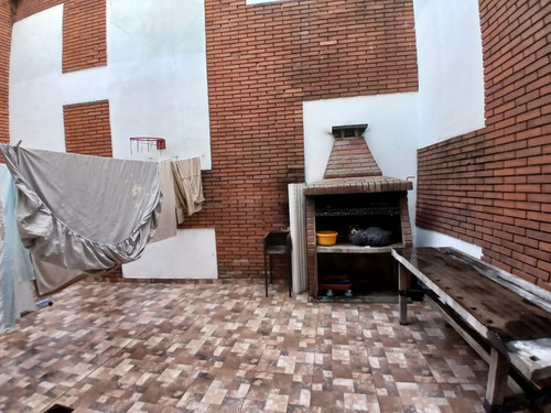 Casa De 3 Ambientes C/opcion A 3er Dormitorio En Pb Y 1er Piso Con Garage, Patio, Balcones, Quincho Y Parrilla