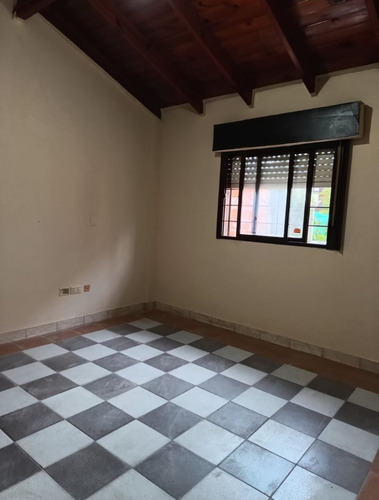 Departamento 2 Ambientes Con Patio, Ubicado En Villa Luzuriaga, Partido De La Matanza.