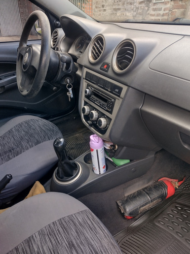 Volkswagen Voyage 1.6 Comfortline 101cv