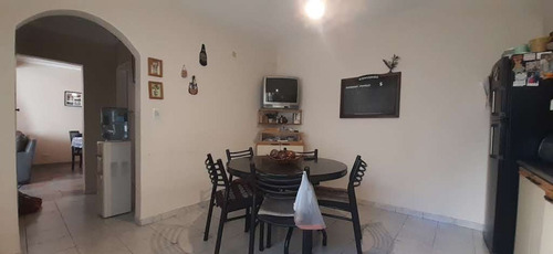 Imagen 14 de 18 de Venta 2 Casas + Deposito- Entradas Indep. Caseros
