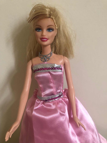 Barbie Moda En Paris Hermosa!oferta!! (Usado)