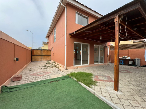 Casa En Arriendo Serena Oriente En Pasaje 4dor/3 Baños!