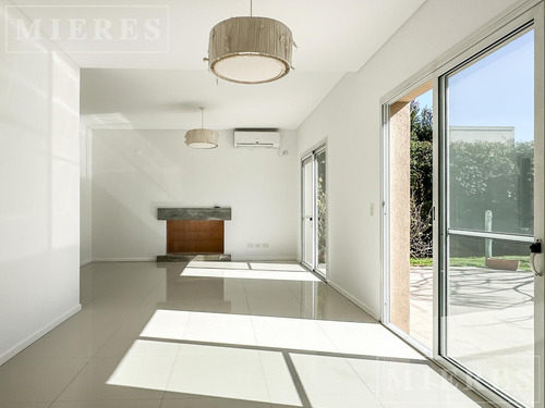 Casa En Venta Sobre Lote Interno En Los Alisos, Nordelta