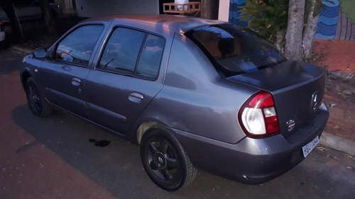 Renault Clio Sedan 2005 1.6 16v Authentique Hi-flex 4p