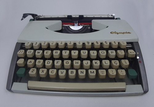 Maquina De Escrever Olympia - Década De 1960 (Usado)