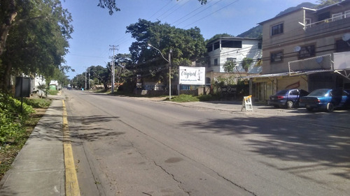 Imagen 2 de 7 de Bodegón Con Fondo De Comercio, Av 31 De Julio, Sector Cocheima, Isla De Margarita. #2912
