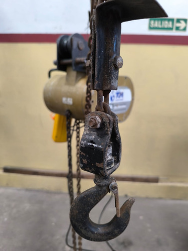 Aparejo Eléctrico A Cadena 500 Kg Dorado Oscuro 2 (Usado)