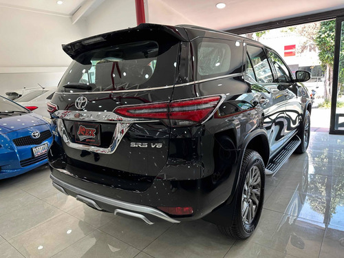 Imagen 4 de 14 de Toyota Fortuner Fortuner Vx.r
