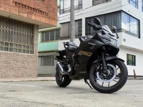 Gixxer Sf 250 2023 (único Dueño)