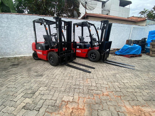 Imperdível! Empilhadeira 2,5ton Triplex! Poucas Unidades!