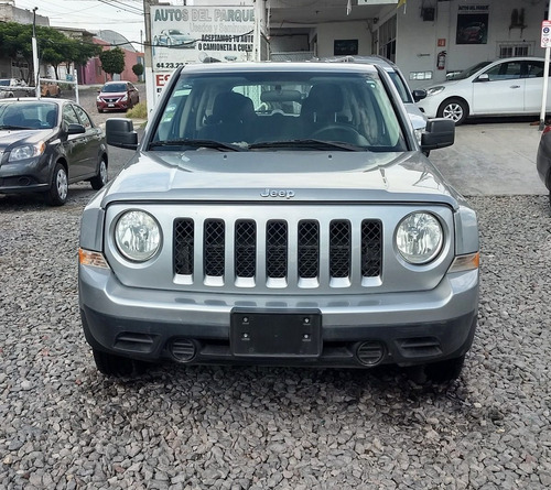 Imagen 5 de 15 de Jeep Patriot Sport 2014