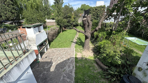 Fisherton: Muniagurria Y Córdoba, Amplisimo Jardín