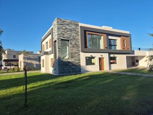 Alquiler Casa 6 Ambientes- El Principado, Canning