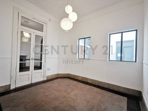 Imagen 9 de 30 de Casa De Estilo En Venta En La Plata