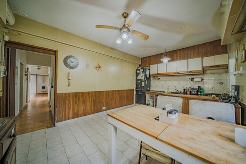 Venta. Casa De 3 Ambientes. Con Patio Y Parrilla. En San Martin. Reservada