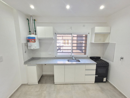 Venta Departamento 2 Ambientes Cochera Y Patio En Lomas Del Mirador! Nuevo Valor!!!!!