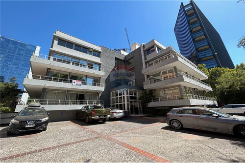 Oficina En Arriendo Barrio El Golf, Las Condes.