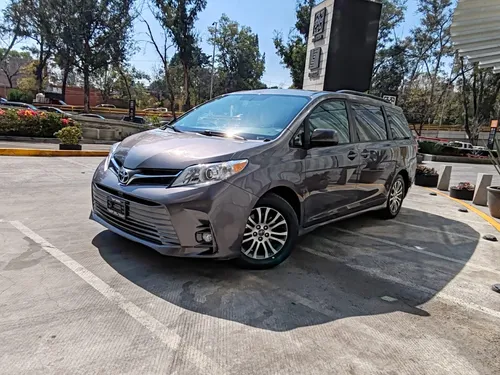 Toyota Sienna 3.5 Xle At