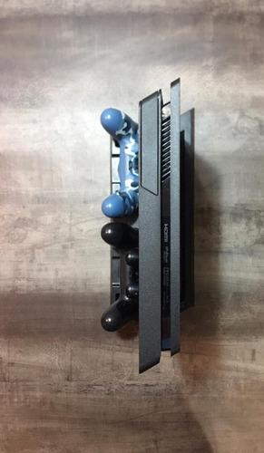 Ps4 Slim 1 Tb Usada + 3 Juegos