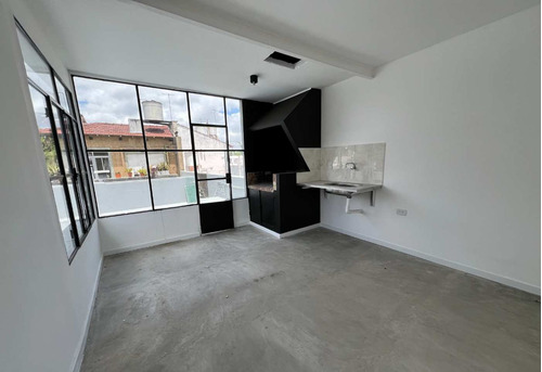 Casa 3 Amb Reciclada Con Terraza Y Quincho-permuta