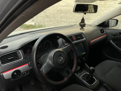 Volkswagen Jetta 2.0 L4 Mt