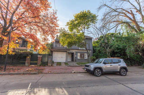 Casa En Venta En Martínez De Vías A Libertador, Muy Buena Calidad.