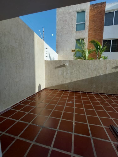 Imagen 12 de 13 de Th Costa Azul. Th Avenida Bolivar.porlamar