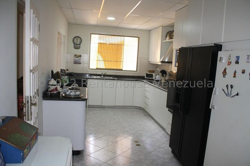 Ana Torres. Casa En Venta 2311877 En El Cafetal