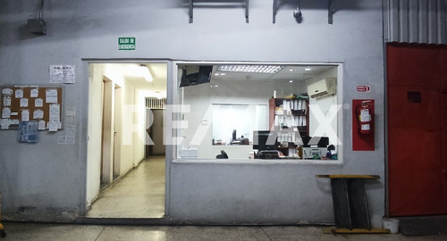 Imagen 16 de 19 de Edificio Comercial-industrial, En La Zona Privilegiada De Prados De María