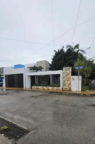 Casa En Venta Ubicada En Sodzil Norte, Merida.