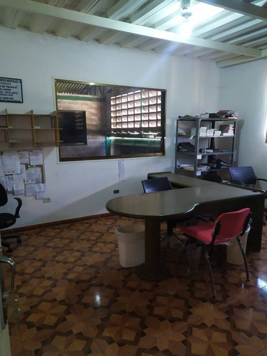 Excelente Terreno Con 2 Naves Tipo Galpón En La Mora 2 La Victoria