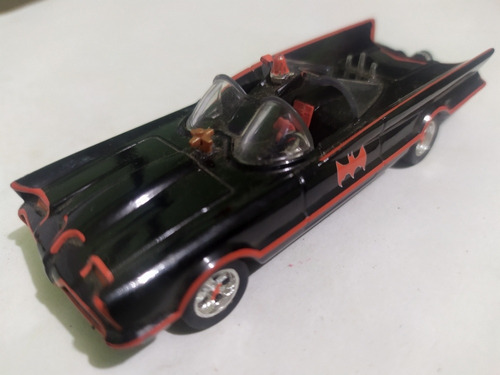 Hot Wheels Carro Batman Dc Comics Tv Series 1/50 | MercadoLibre