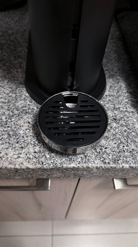 Cafetera Nespresso Vertuo Next - Gris (Usado)