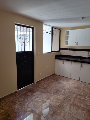 Casa Independiente En Carapungo