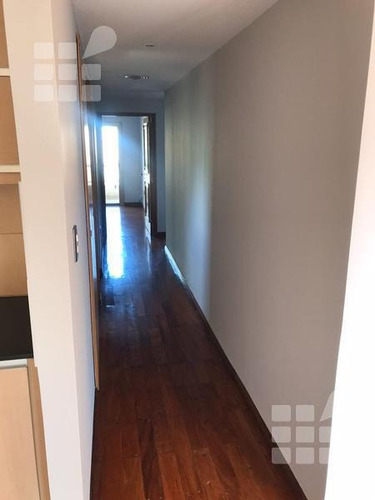 Imagen 10 de 17 de Departamento - La Plata