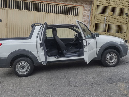 Fiat Strada 1.4 Hard Working Cab. Dupla Flex 3p