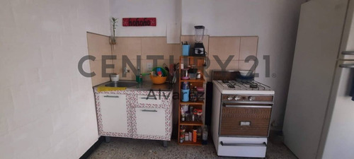 Imagen 3 de 30 de Ph 4 Amb. Ideal Dos Familias,con Patio. Remedios De Escalada, Lanus.