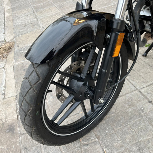 Bajaj V15