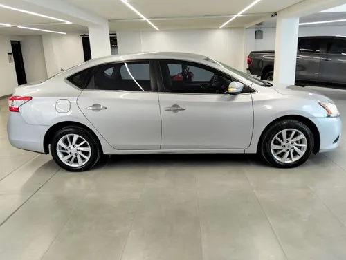 Nissan Sentra 1.8 B17 Advance