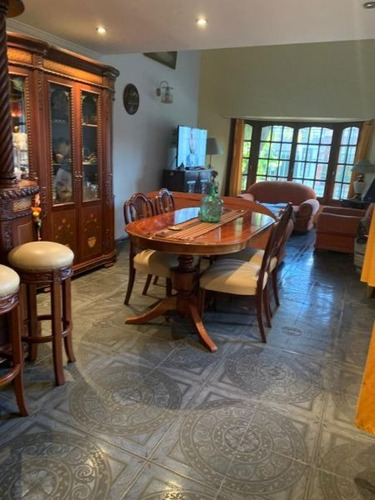 Excelente Casa 5 Ambientes