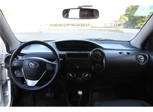 Imagem 7 de 10 de Toyota Etios 1.5 X Sedan 16v Flex 4p Automático