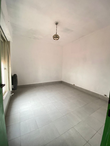 Imagen 7 de 13 de Oportunidad Bajo De Precio Retasado. Venta Casa En Ph 4 Ambientes 3 Dormitorios 2 Baños Lavadero Espacio Aereo Sin Expensas. Ubicado En Cochabamba 100- Villa Martelli Vicente Lopez