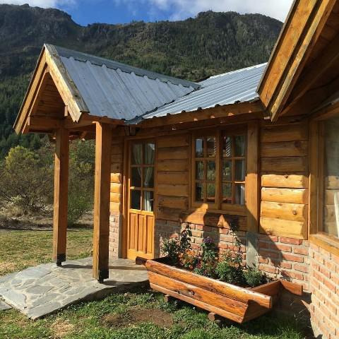 Imagen 8 de 11 de Lago Puelo, Excelente Complejo De 3 Cabañas Más Monoambiente A Media Cuadra De Ruta 16. Usd 169.000