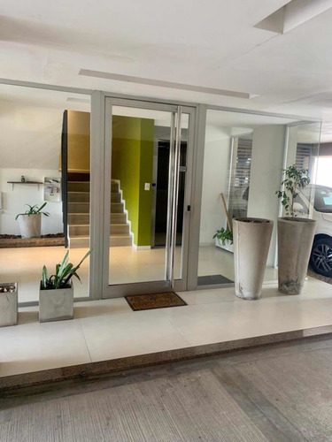 Imagen 2 de 9 de Impecable Y Luminoso Departamento 1 Ambiente