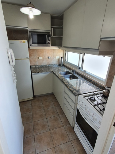 Imagen 7 de 14 de Excelente Departamento De Dos Ambientes Con Cochera En Inmejorable Ubicación De San Telmo - Independencia 742, 11vo. D , Entre Piedras Y Chacabuco, Caba
